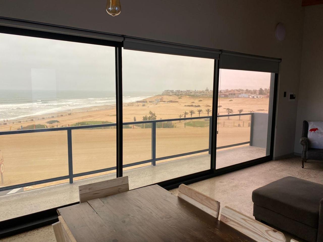 Diestrandwolf Sea View Self Catering Henties Bay ภายนอก รูปภาพ