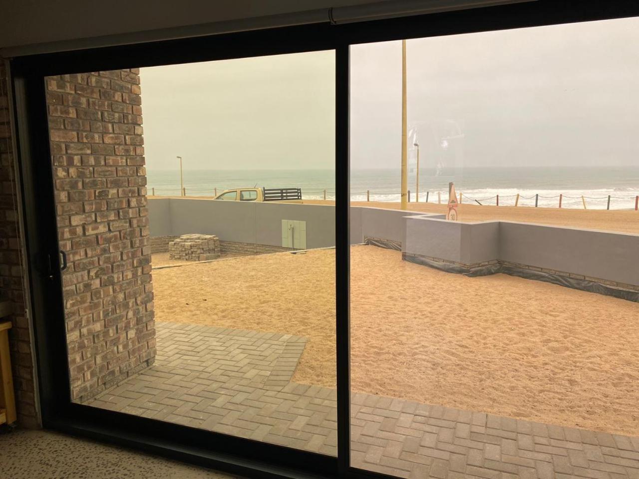 Diestrandwolf Sea View Self Catering Henties Bay ภายนอก รูปภาพ
