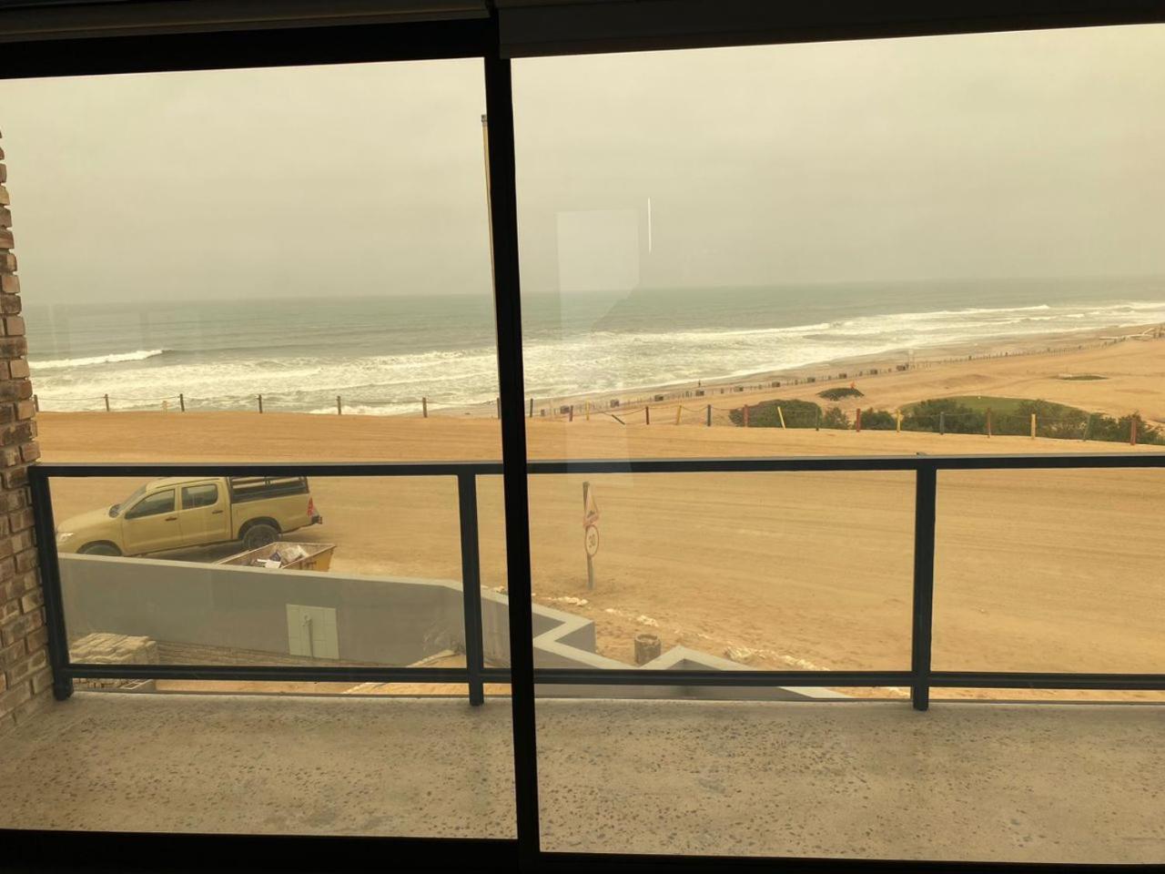 Diestrandwolf Sea View Self Catering Henties Bay ภายนอก รูปภาพ