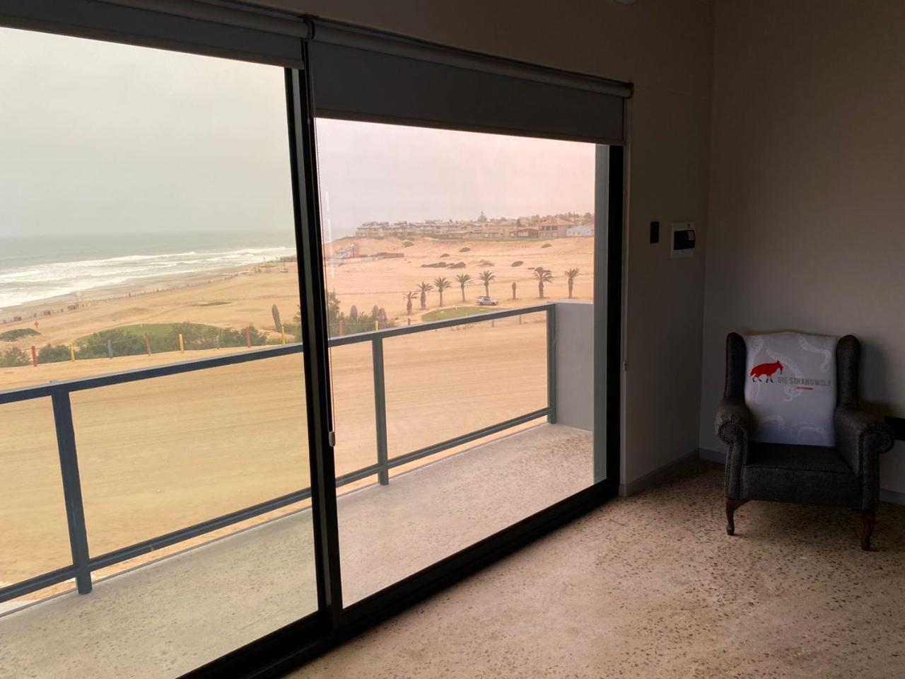 Diestrandwolf Sea View Self Catering Henties Bay ภายนอก รูปภาพ